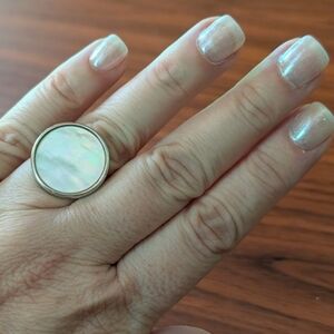 Elegant Gold and Mother of Pearl Ring Size 8